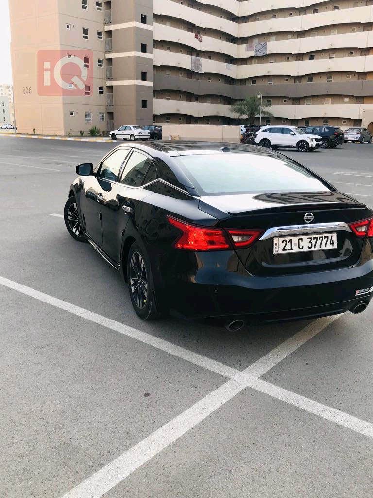 Nissan Maxima